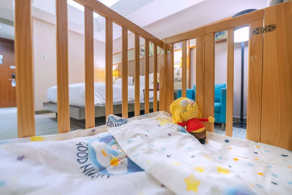 Family Oda, 1 En Büyük (King) Boy Yatak (Connecting Rooms)