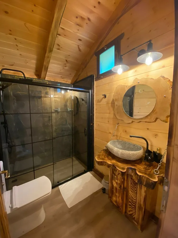 Basic Bungalov, Dağ Manzaralı