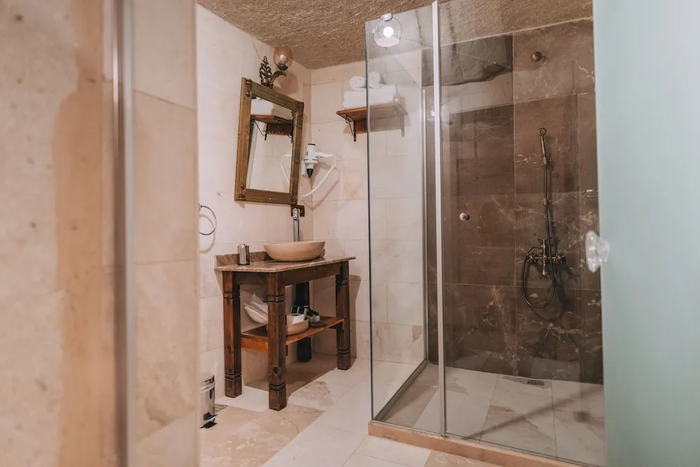 Deluxe Oda, 1 En Büyük (King) Boy Yatak