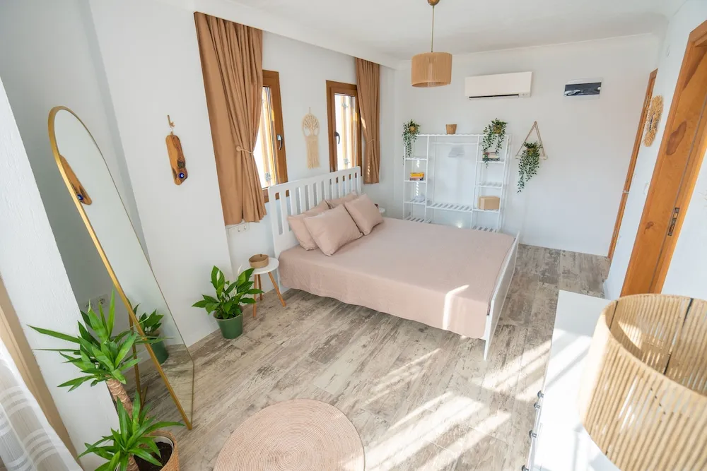 Deluxe Tek Büyük Yataklı Oda