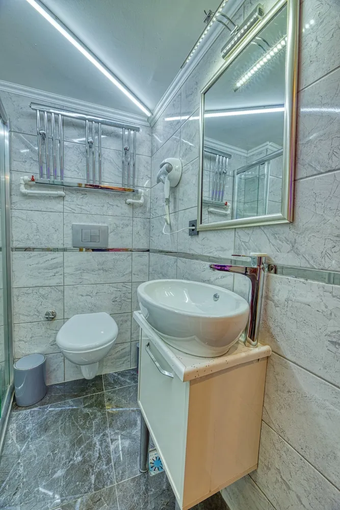 Economy Tek Büyük Yataklı Oda