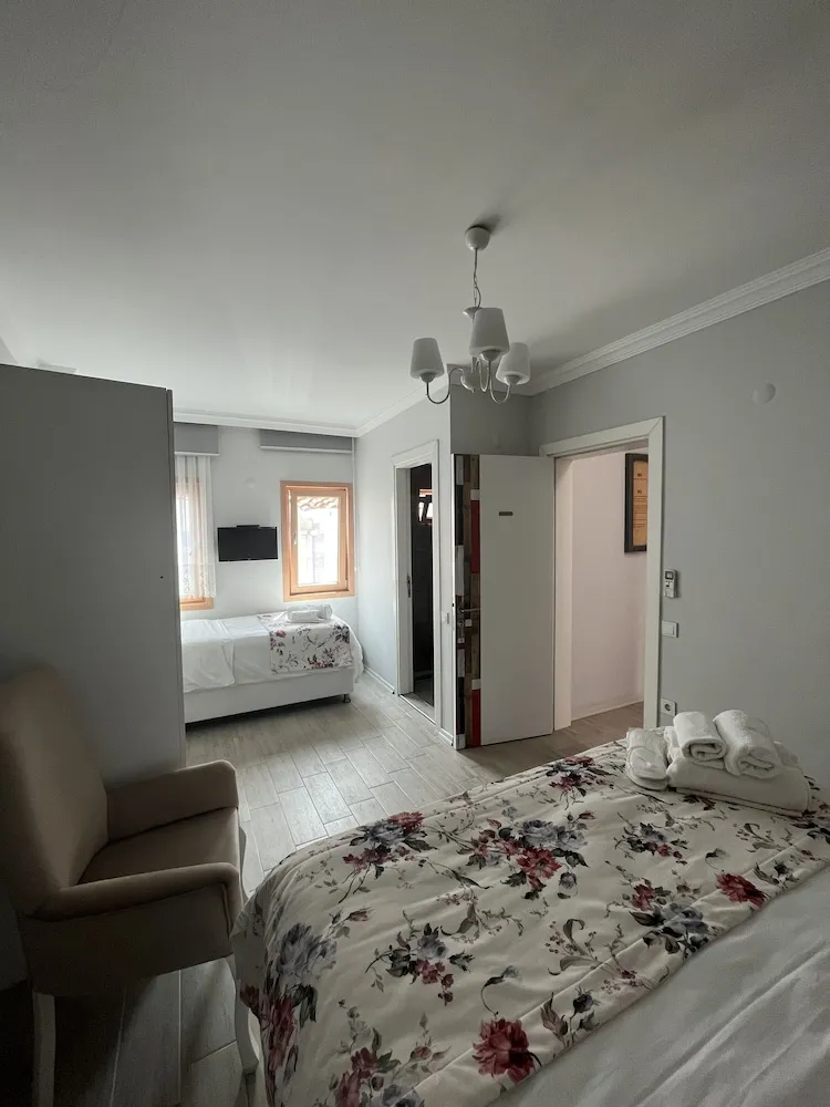 Üç Kişilik Oda