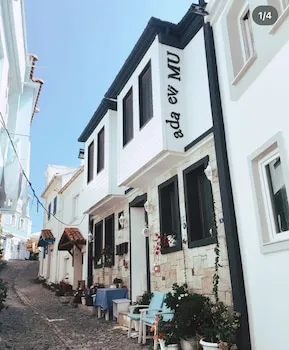 Ada Evi Mu
