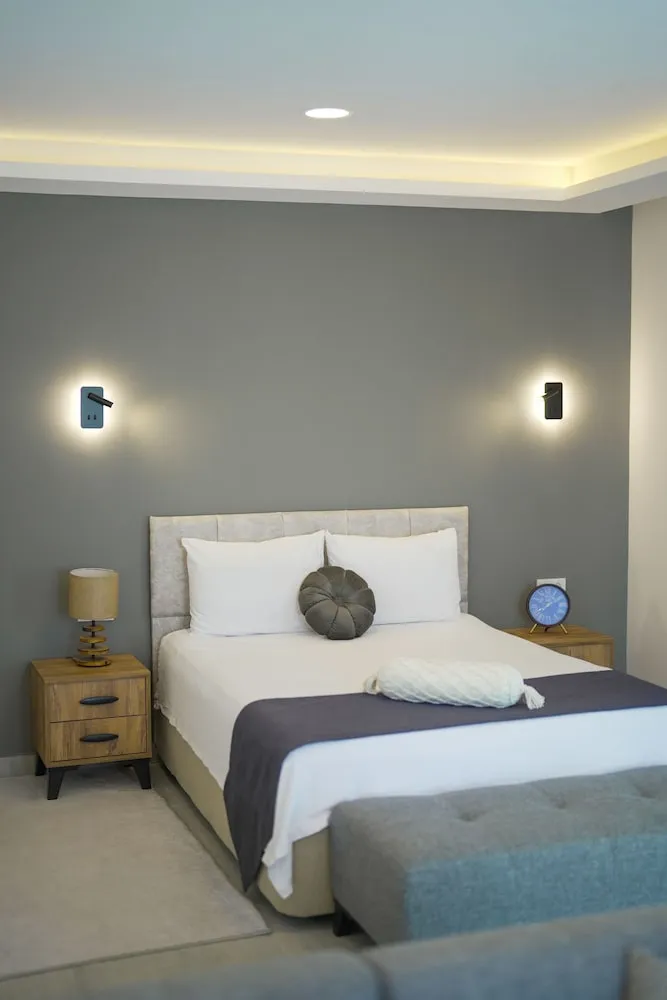 Standard Oda, Balkon, Havuz Manzaralı