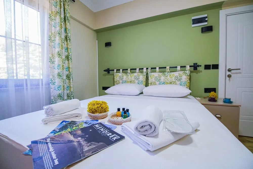 Deluxe Üç Kişilik Oda