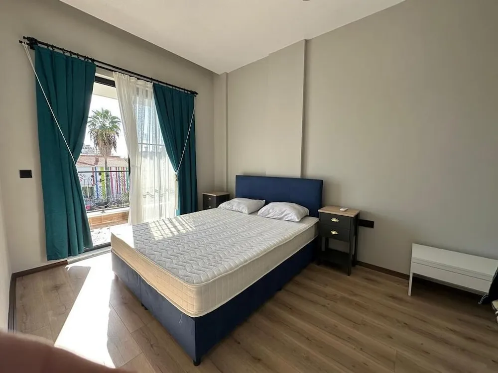 Luxury Apart Daire, 2 Yatak Odası, Havuz Manzaralı