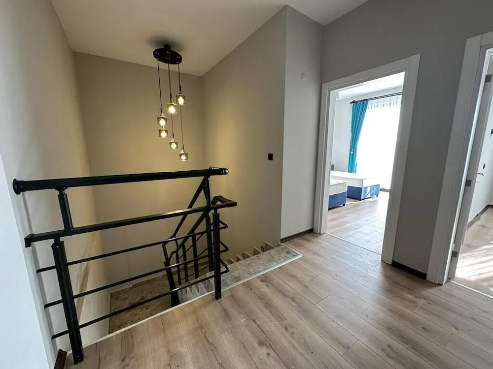 Luxury Apart Daire, 2 Yatak Odası, Havuz Manzaralı