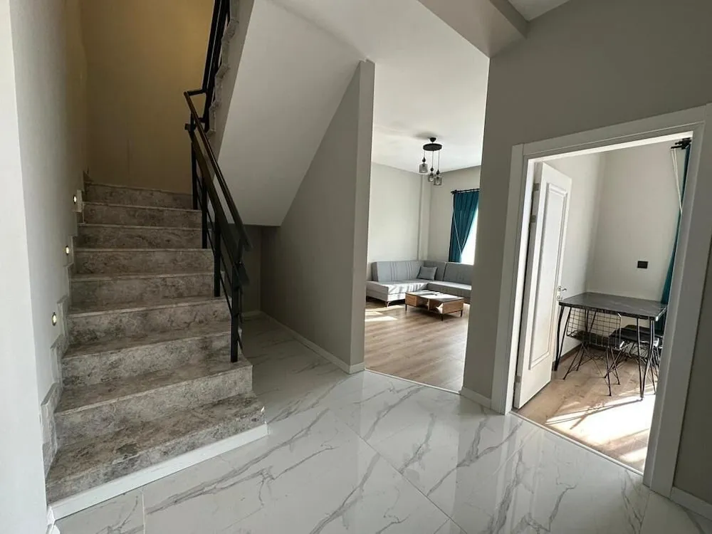 Luxury Apart Daire, 2 Yatak Odası, Havuz Manzaralı