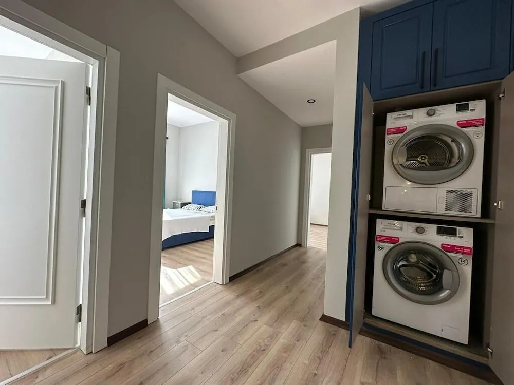 Luxury Apart Daire, 2 Yatak Odası, Havuz Manzaralı