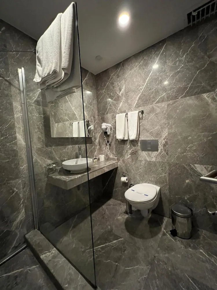 Deluxe Tek Büyük veya İki Ayrı Yataklı Oda, Deniz Manzaralı, Denize Bakan