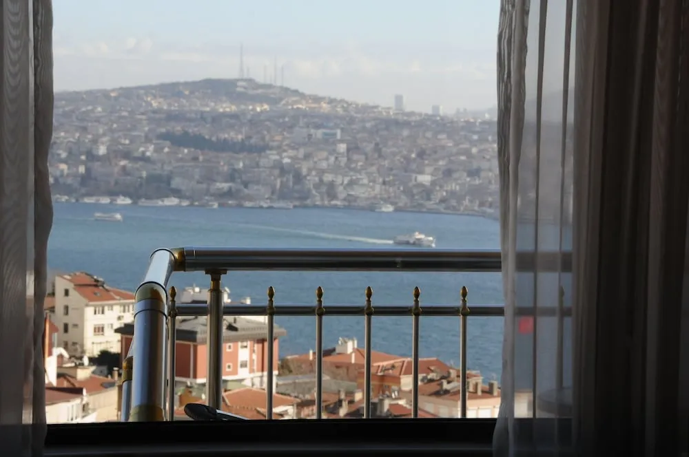 Deluxe Tek Büyük veya İki Ayrı Yataklı Oda, Deniz Manzaralı, Denize Bakan