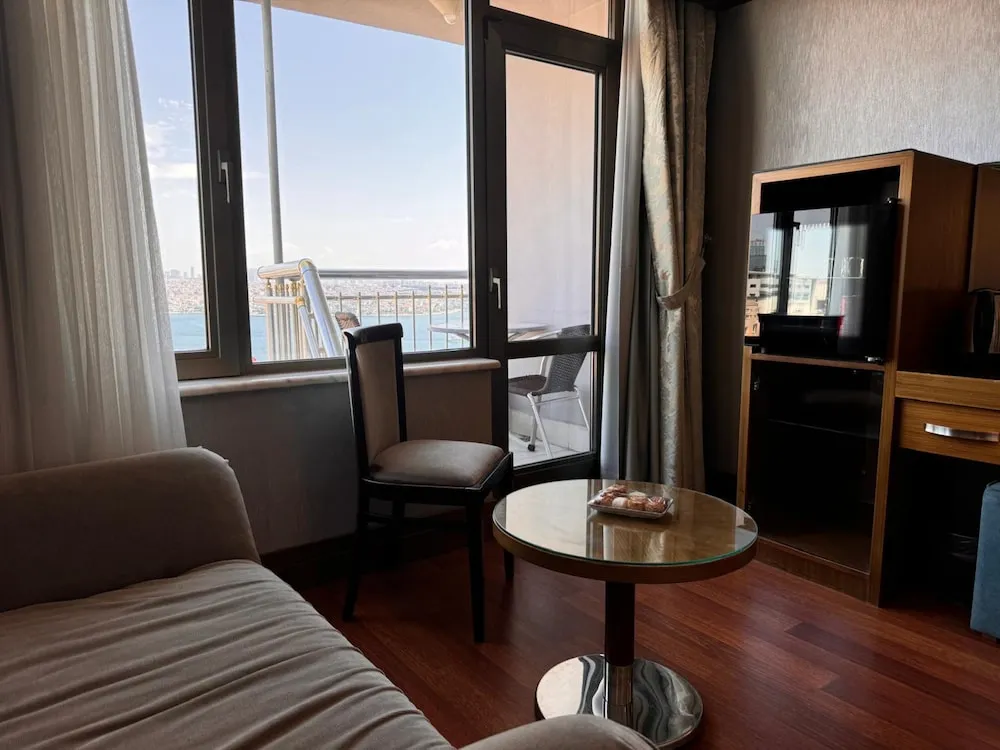 Deluxe Tek Büyük veya İki Ayrı Yataklı Oda, Deniz Manzaralı, Denize Bakan