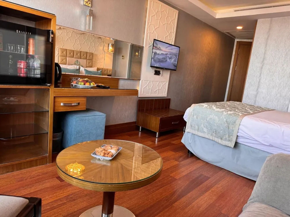 Deluxe Tek Büyük veya İki Ayrı Yataklı Oda, Deniz Manzaralı, Denize Bakan