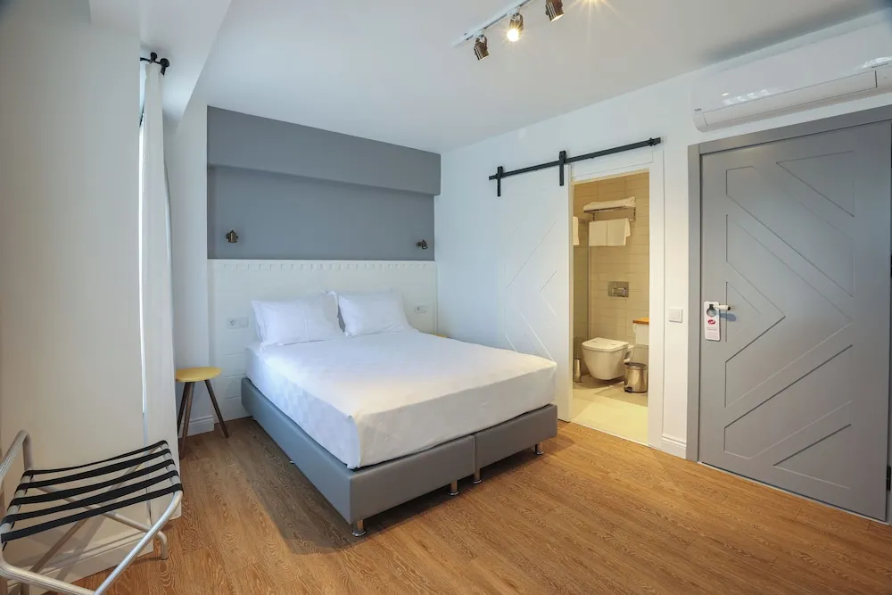 Deluxe Üç Kişilik Oda