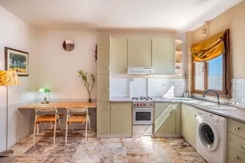 Barış Apart
