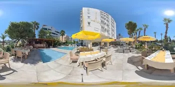 Far Life Hotel