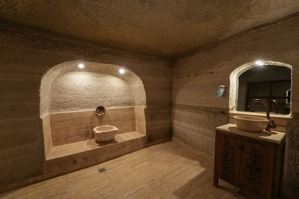 Cave Suite
