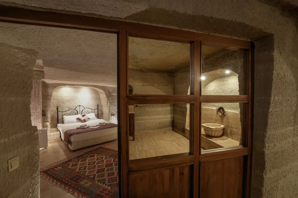 Cave Suite