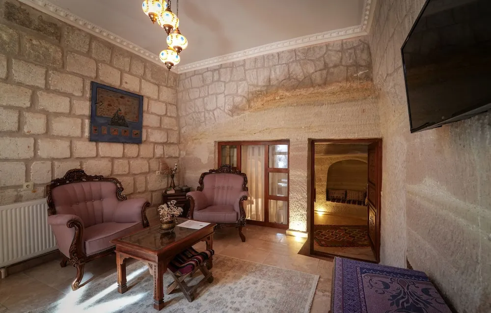 Cave Suite