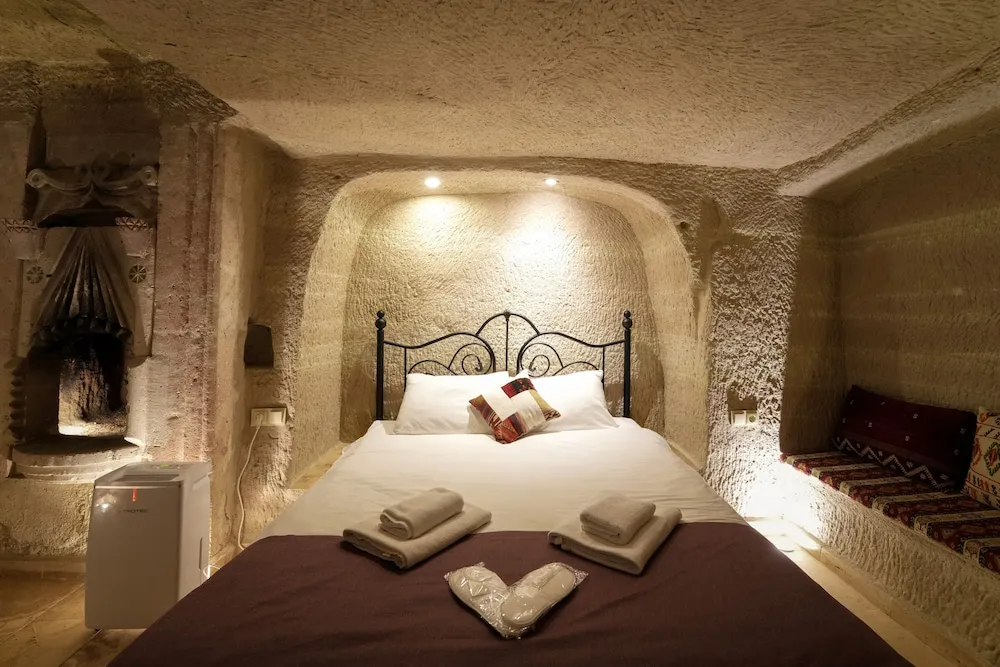 Cave Suite