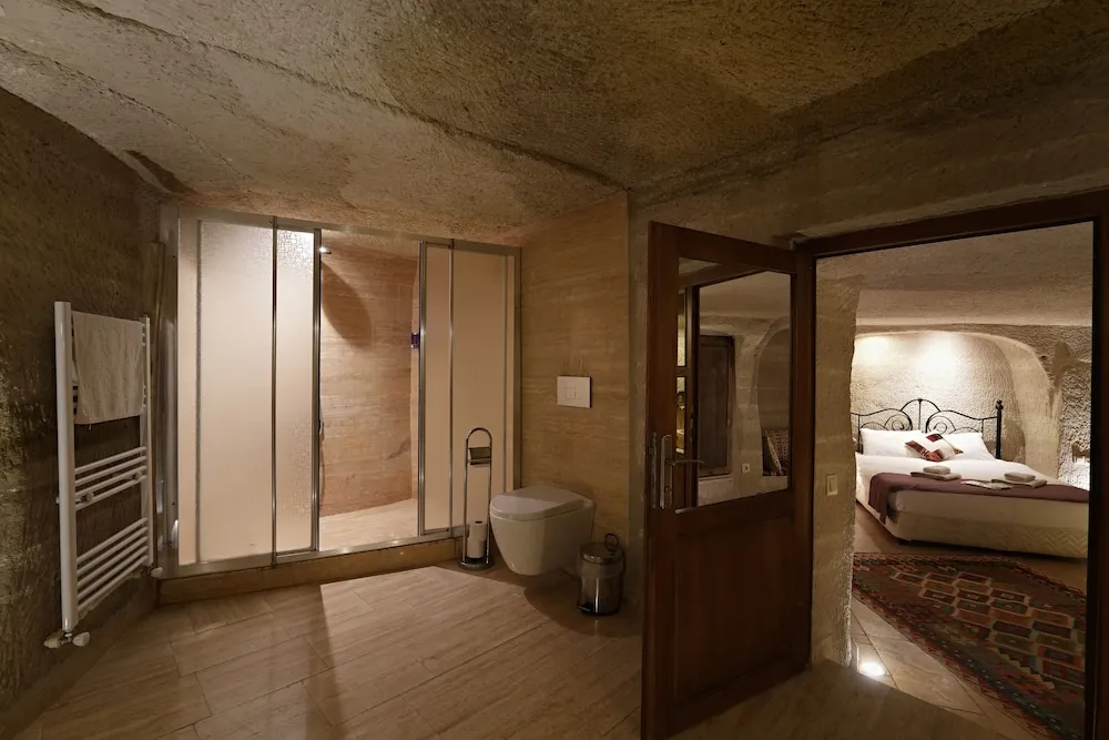 Cave Suite