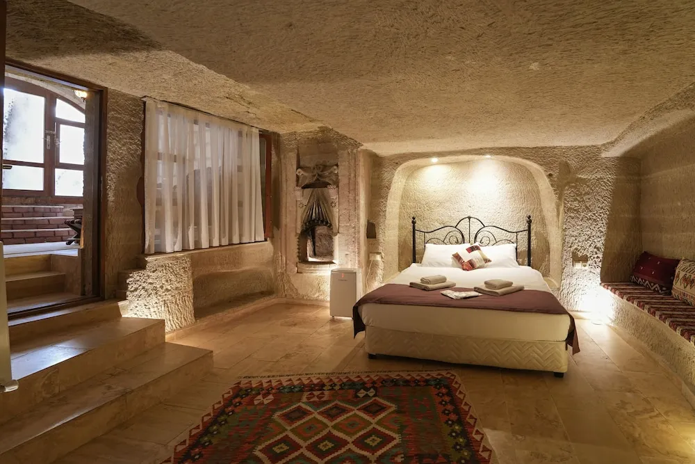 Cave Suite