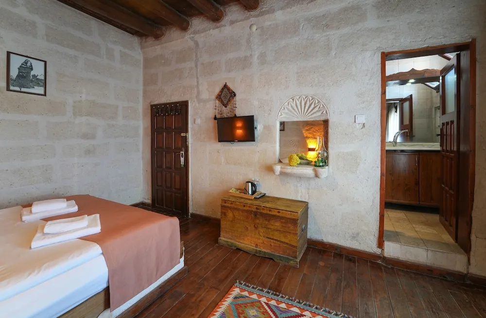 Deluxe Double Stone Room