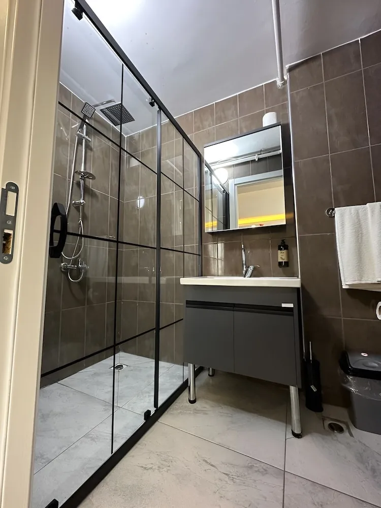 Comfort Tek Büyük Yataklı Oda