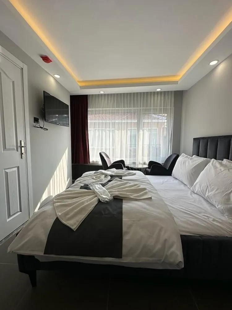 Standard Tek Büyük Yataklı Oda