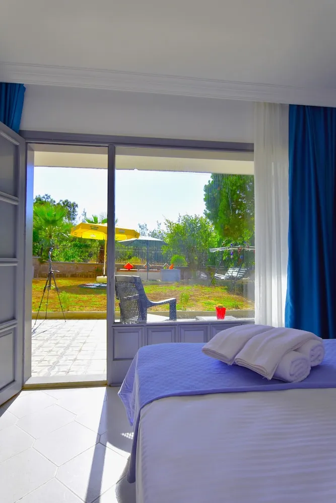 Comfort Tek Büyük Yataklı Oda, Bahçe Manzaralı