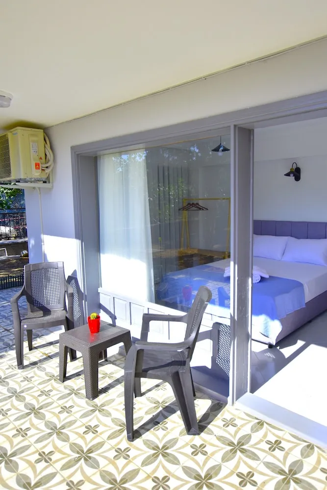 Comfort Tek Büyük Yataklı Oda, Bahçe Manzaralı