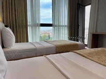 Inn Port Hotel
