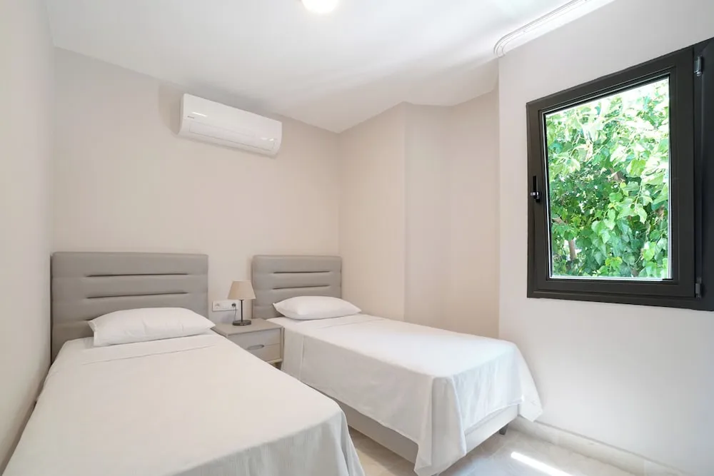 Daire, 2 Yatak Odası, Bahçe Manzaralı