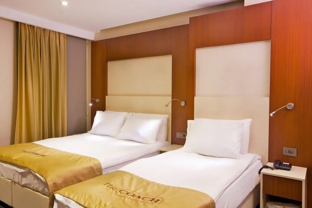 Tek Büyük veya İki Ayrı Yataklı Oda