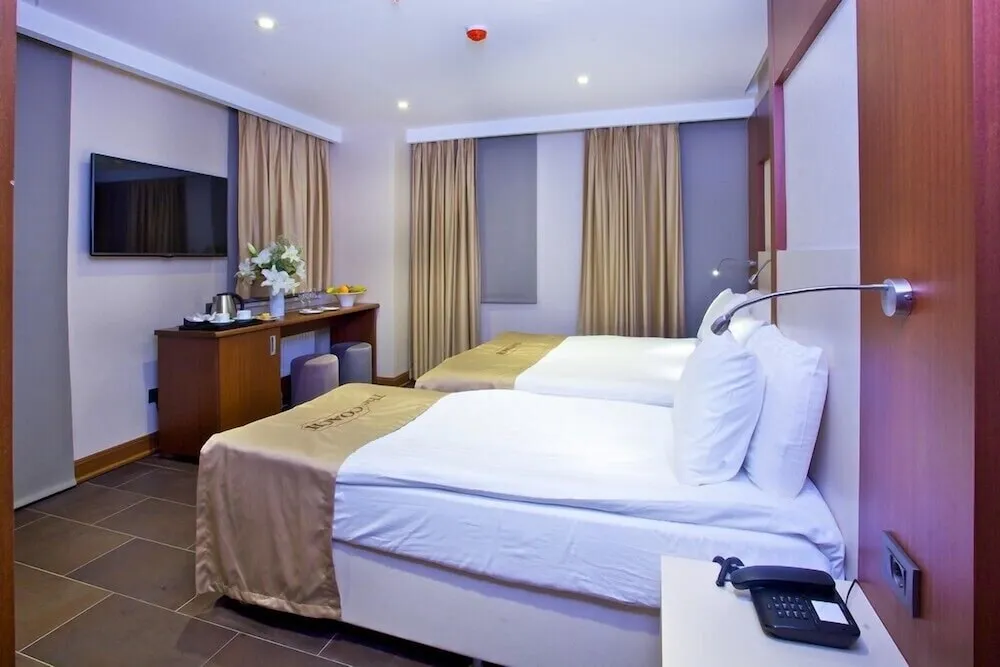 Tek Büyük veya İki Ayrı Yataklı Oda