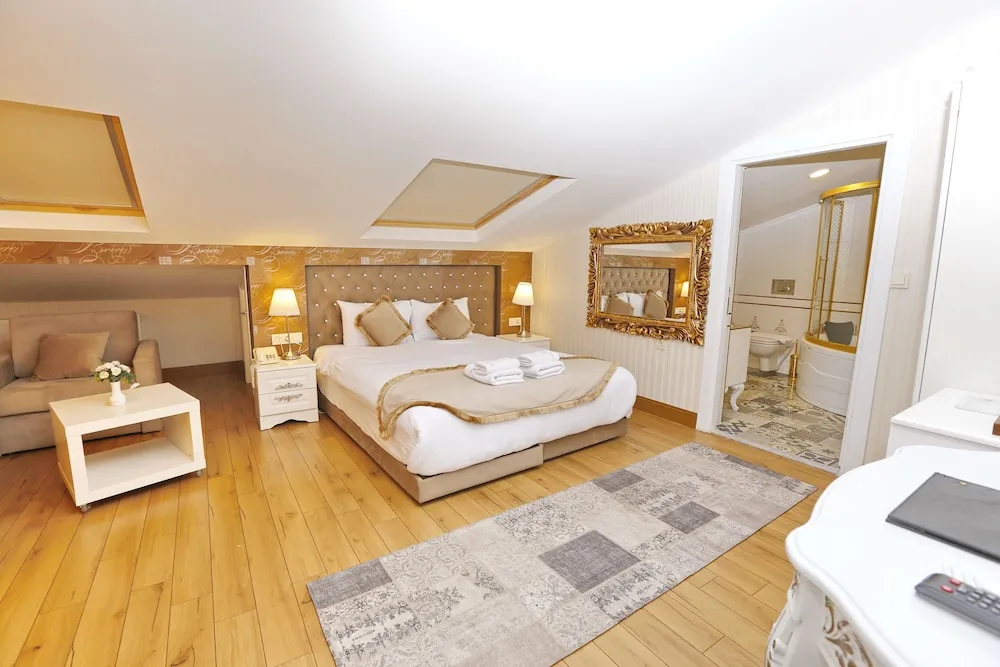 Penthouse Suite with Jacuzzi