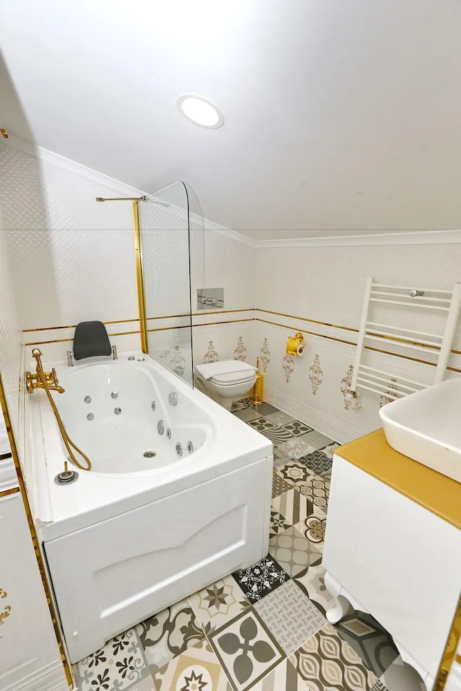 Penthouse Suite with Jacuzzi