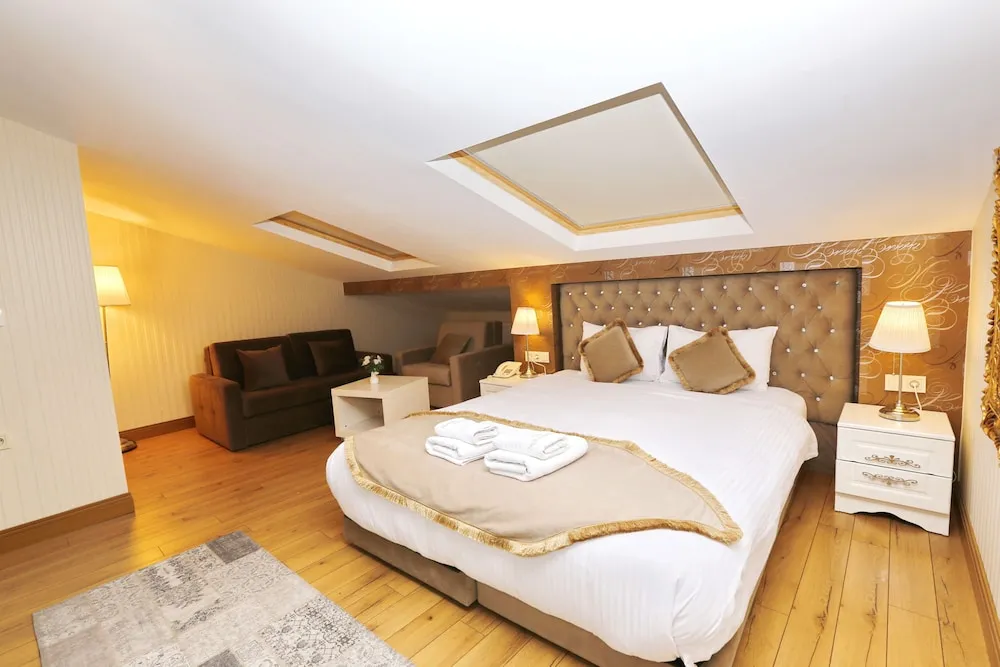 Penthouse Suite with Jacuzzi
