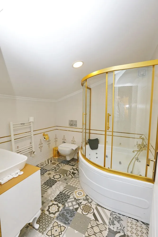 Penthouse Suite with Jacuzzi