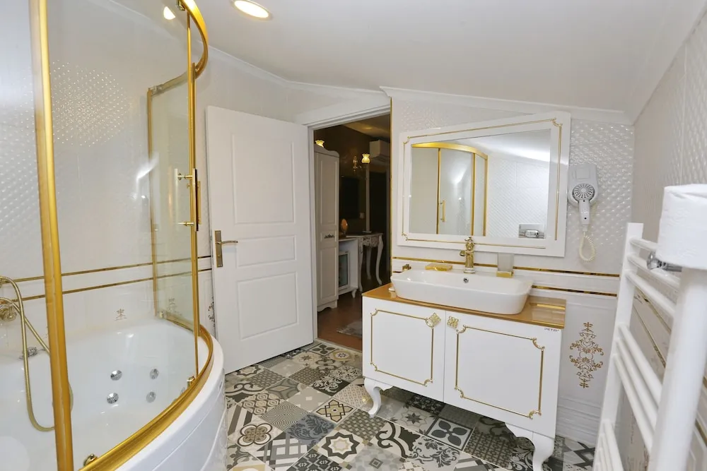 Penthouse Suite with Jacuzzi