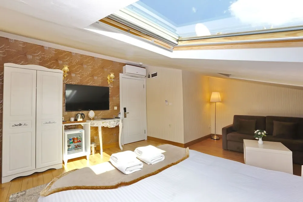 Penthouse Suite with Jacuzzi