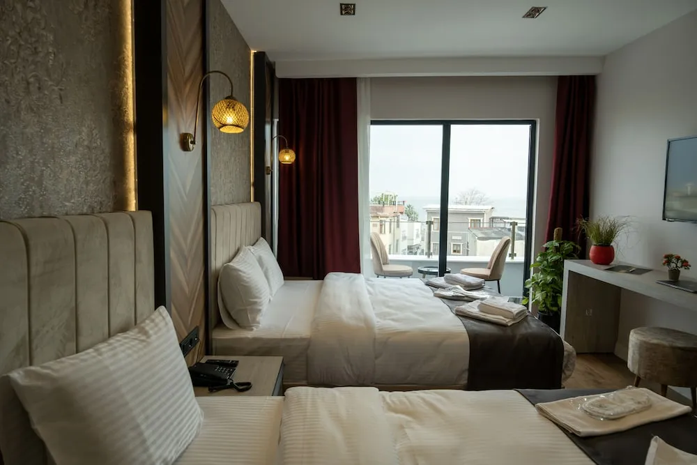 City Üç Kişilik Oda