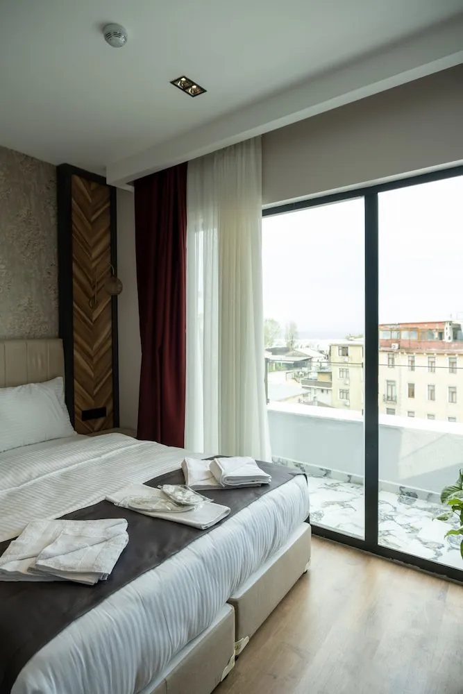 City Üç Kişilik Oda