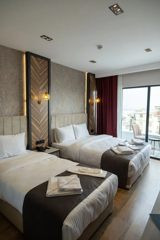 City Üç Kişilik Oda