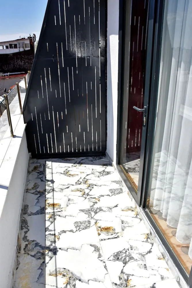 City Üç Kişilik Oda