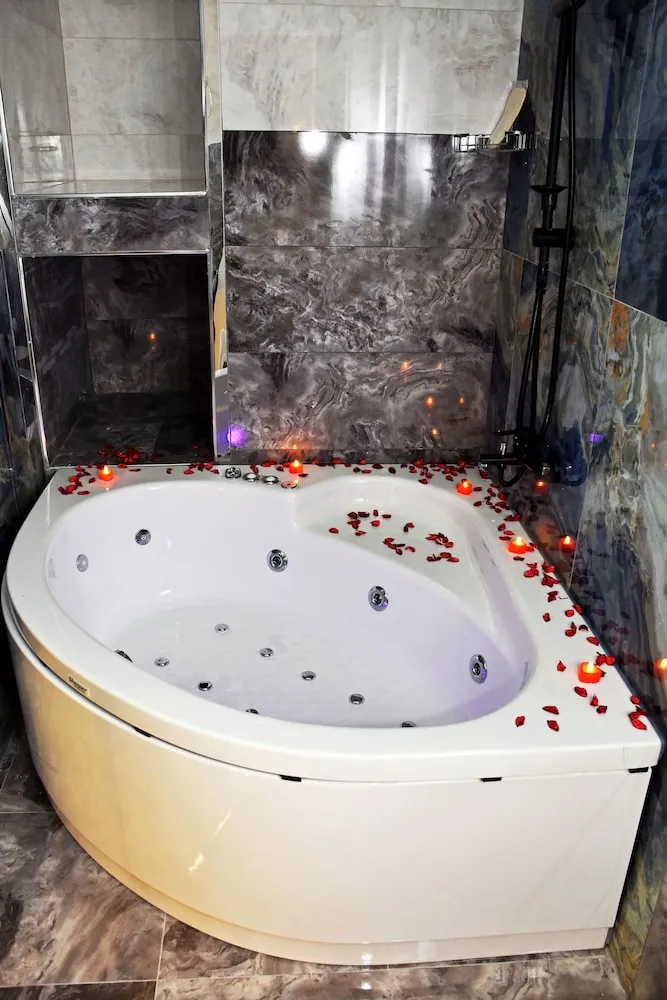 Family Oda, Birden Çok Yatak, Sıcak Su Küveti