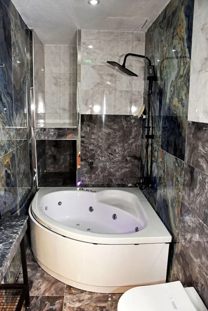 Family Oda, Birden Çok Yatak, Sıcak Su Küveti