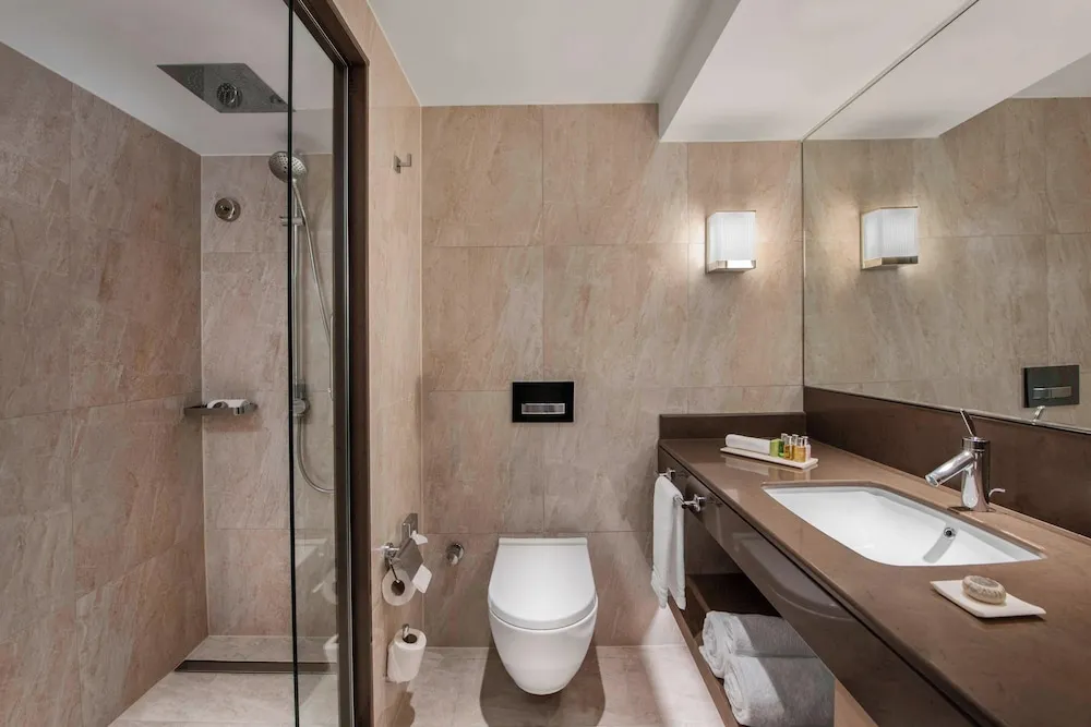 Club Oda, 1 En Büyük (King) Boy Yatak, Deniz Manzaralı