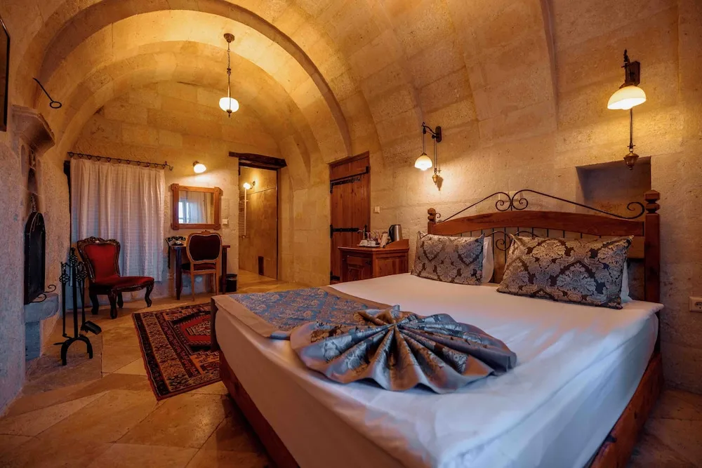 Classic Cave Room