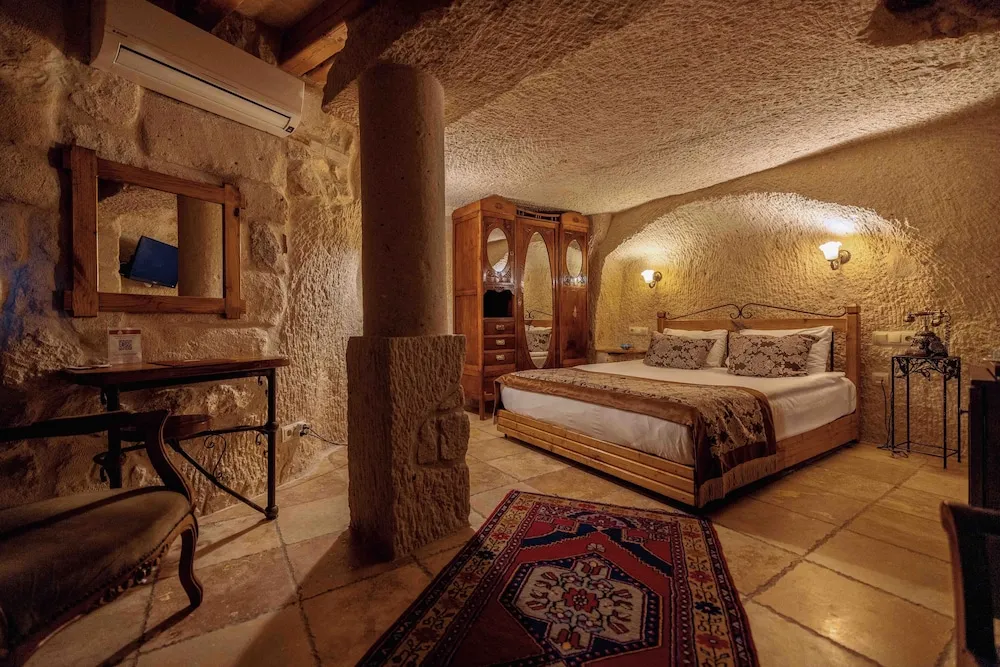 Classic Cave Room